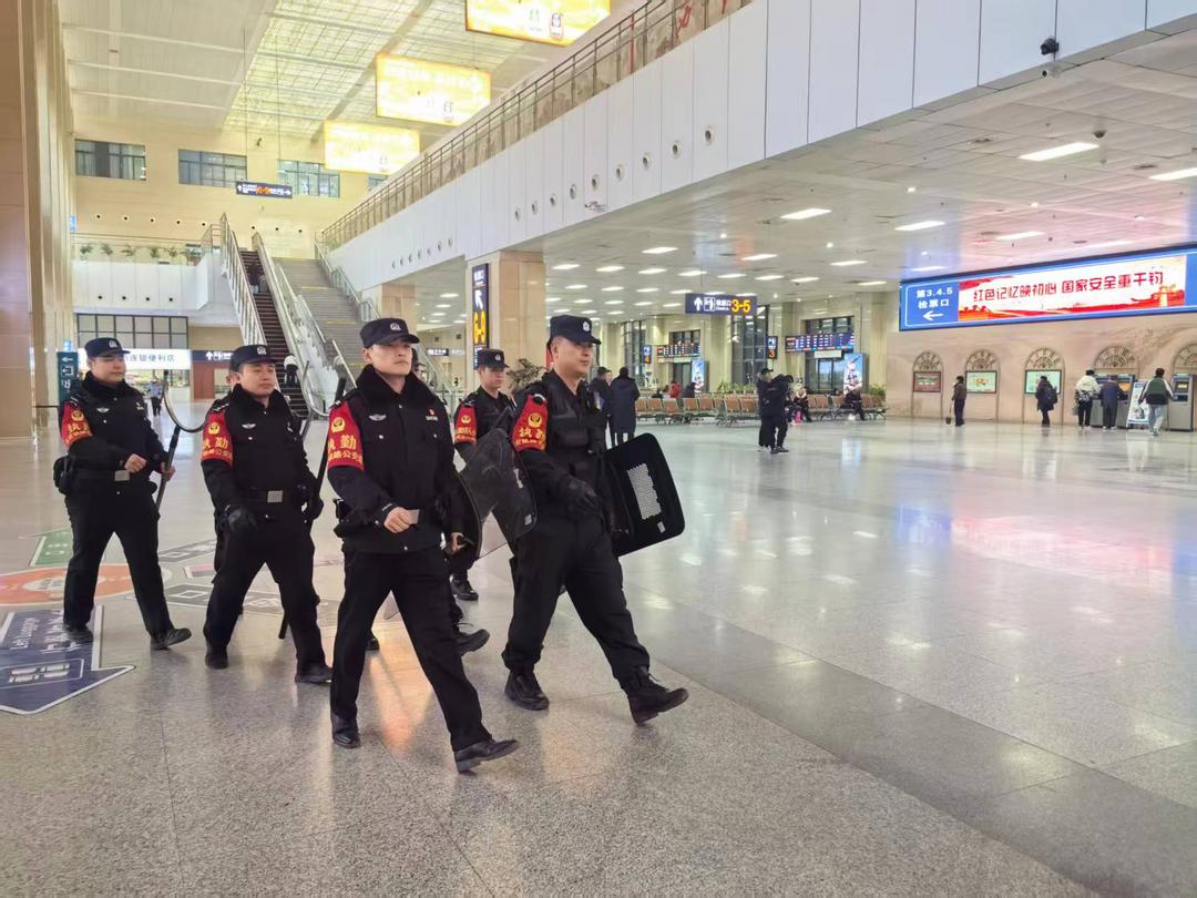 春运开启，延安铁警全力守护旅客平安出行