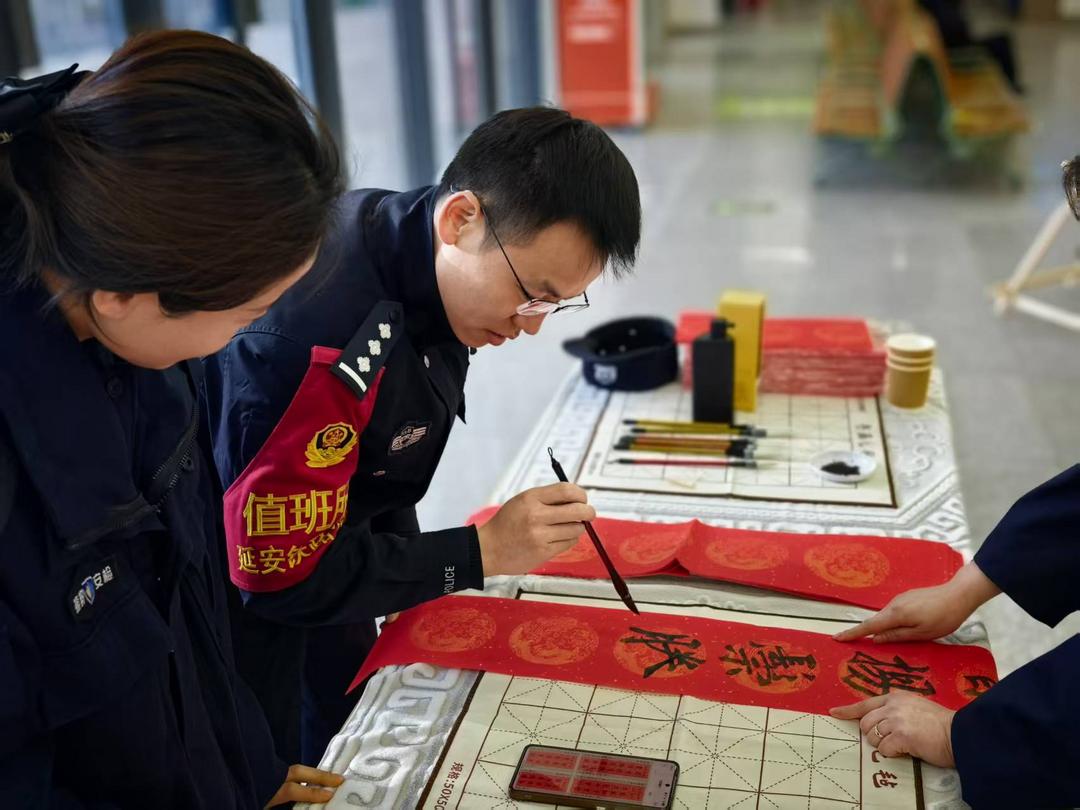 凝心聚力护春运 忠诚担当保平安——西安铁路公安局延安公安处富县东站派出所2026年春运安保启动仪式