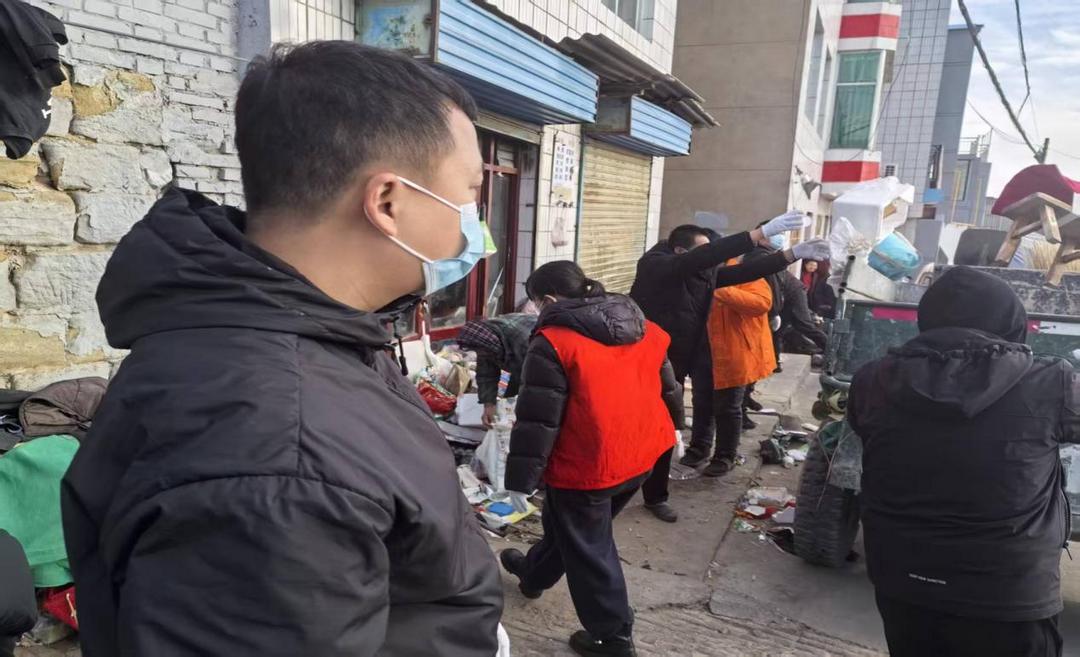 对辖区重点区域、卫生死角进行整治清