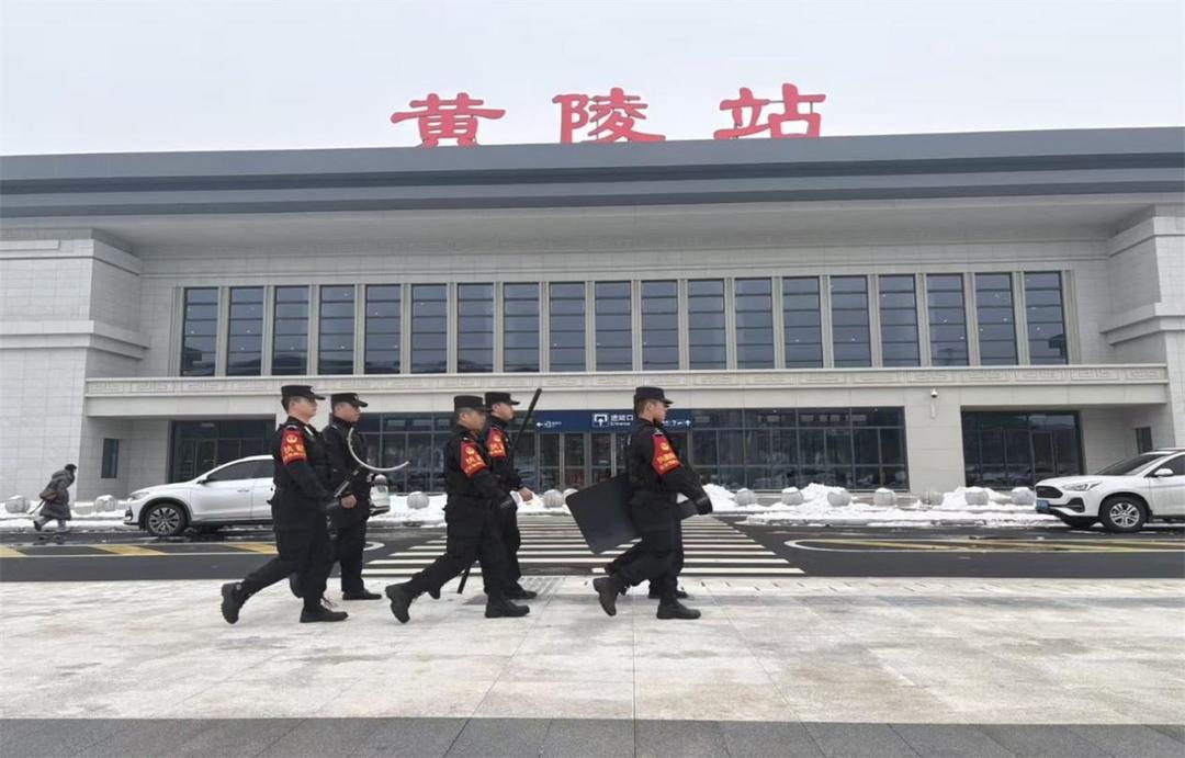 黄陵站派出所多措并举护航春运，全力守护旅客平安出行