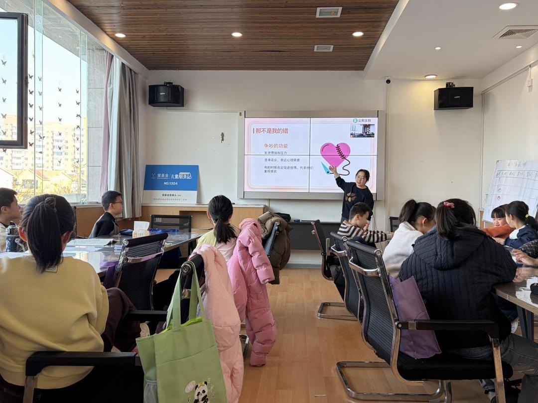 暖阳伴学 作业无忧——东环路社区寒假作业公益辅导班开班