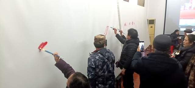 凝香重彩两山魂：一场用丹青与热泪浇铸的致敬