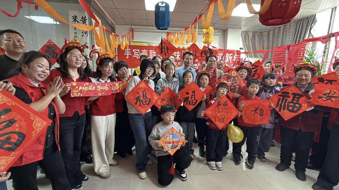 笔墨迎春年味浓 邻里同心贺马年——二里半社区开展新春主题活动