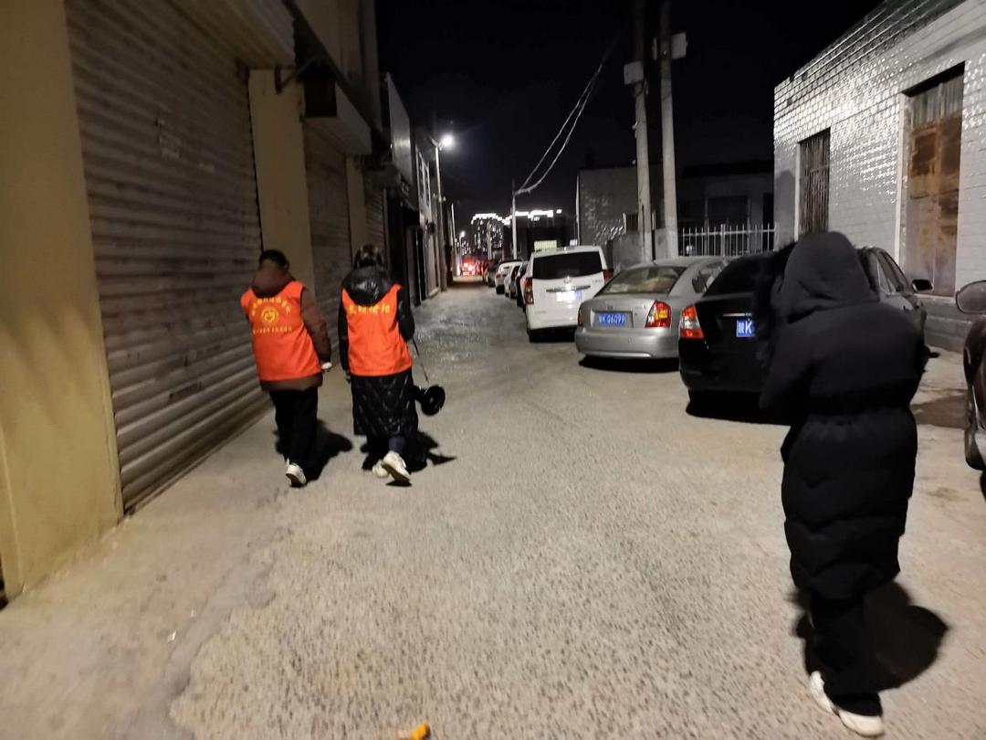 严守防线，平安护航。