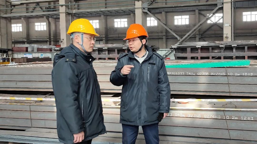 2月12日,榆林新材料集团华工公司负责人付强带队开展春节节前安全生产综合大检查