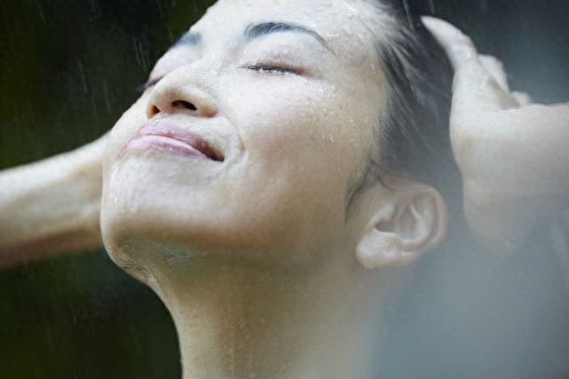 中医养生秘籍：洗澡时间选对，健康事半功倍