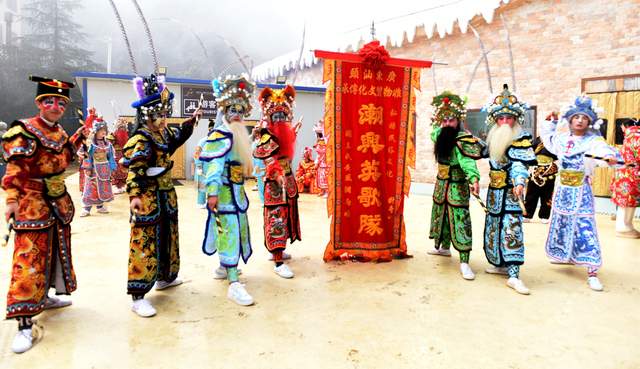 跨越三千里的“战舞”之约：国家级非遗潮汕英歌舞燃动凉都雪乡