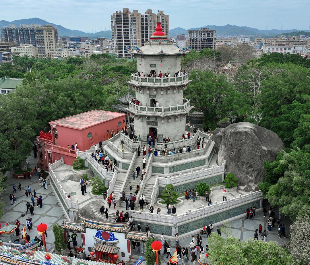 图片[2]-玄武山｜春节祈福人潮涌动 欢乐祥和浓浓年味-华闻时空