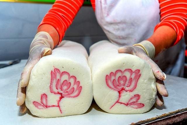 思南花甜粑：把“马年祝福”压进粑体 一口非遗年味暖新春-图片5