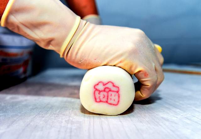 思南花甜粑：把“马年祝福”压进粑体 一口非遗年味暖新春-图片3