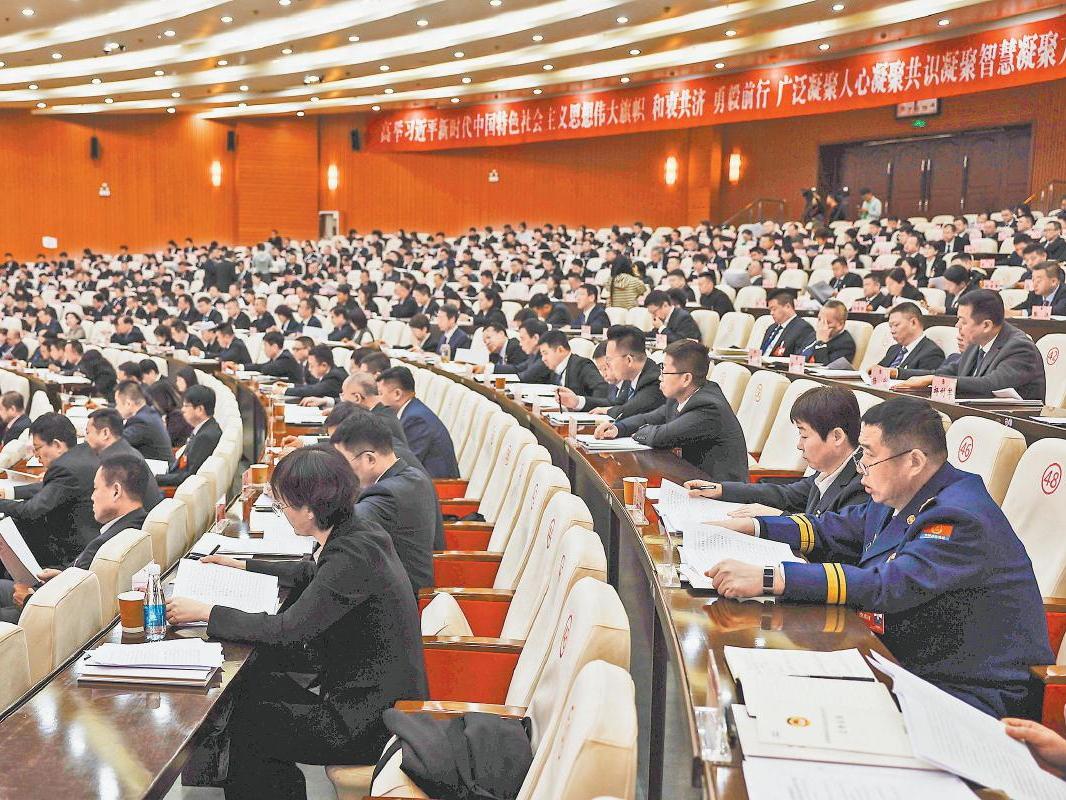 在服务全市大局中凝聚人心、共识、智慧和力量——王华胜在市政协五届五次会议上作的市政协常委会工作报告摘登