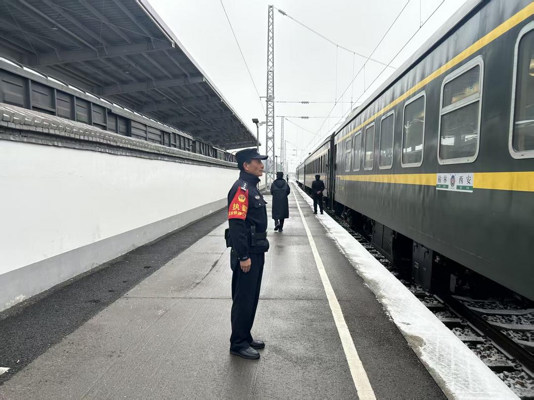 春运我在岗！蒲城站派出所民警老杨的最后一个春运