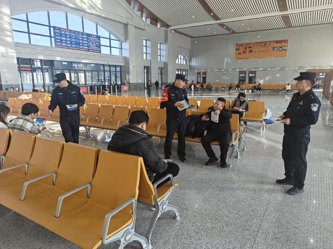 富县北站派出所多维护航 全力筑牢春运返程安全防线