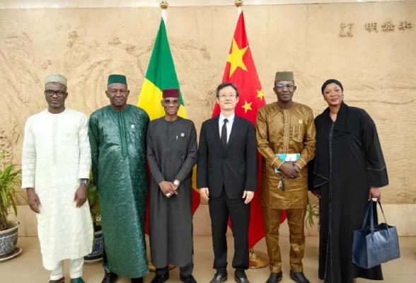 西非华声》 I 马里：李响大使会见全国过渡委员会外事委主席_全球_新闻_