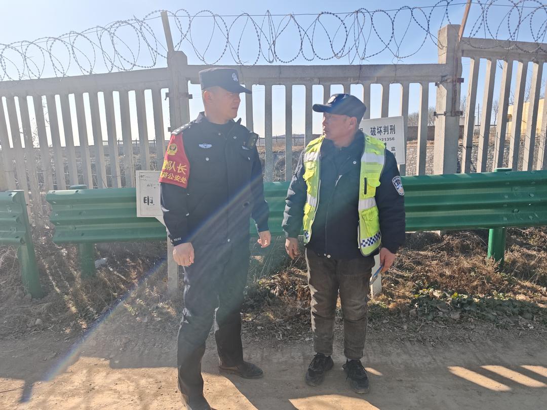 蒲城东站派出所:暖心服务护平安 严管防线保畅通 蒲城东站派出所:暖心服务护平安 严管防线保畅通