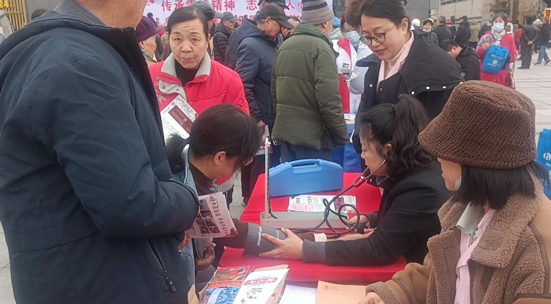 传承雷锋精神 志愿暖人心 ——蚌埠市举办学雷锋主题志愿服务活动