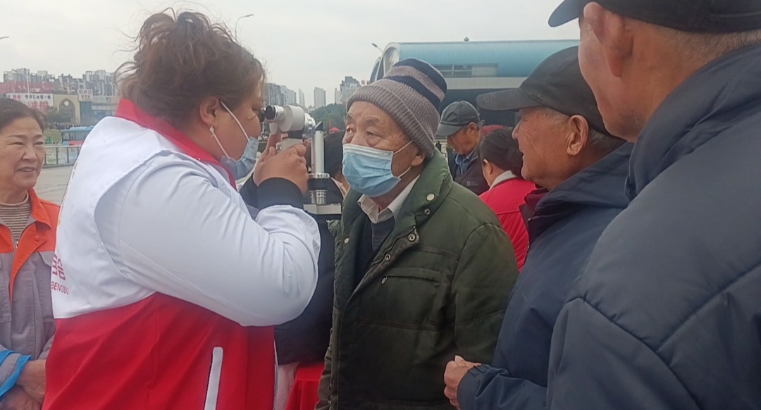 传承雷锋精神 志愿暖人心 ——蚌埠市举办学雷锋主题志愿服务活动