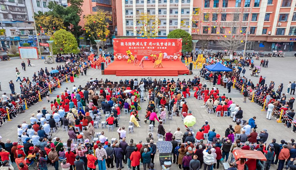 Yingshan, Sichuan Province: The Spring Festival Celebration of Yuanxiao (Filled round balls made of glutinous rice-flour for Lantern Festival)