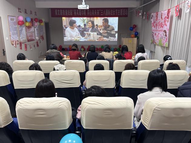 崇文路街道葡萄园社区：巧手插花话廉洁，馨香满室扬清风