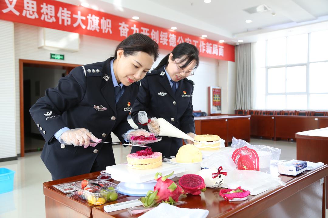 蛋糕DIY主题活动现场