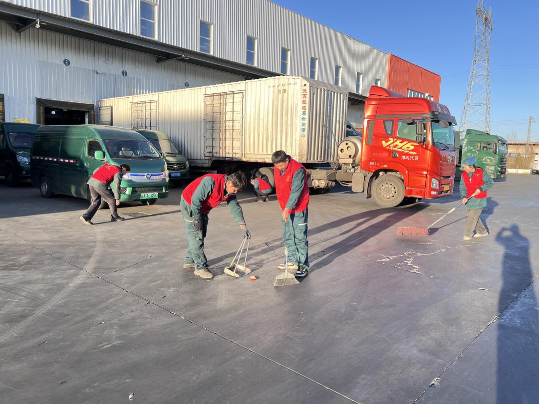 榆林邮政寄递一党支部开展“学雷锋、践初心、强担当”主题党日活动