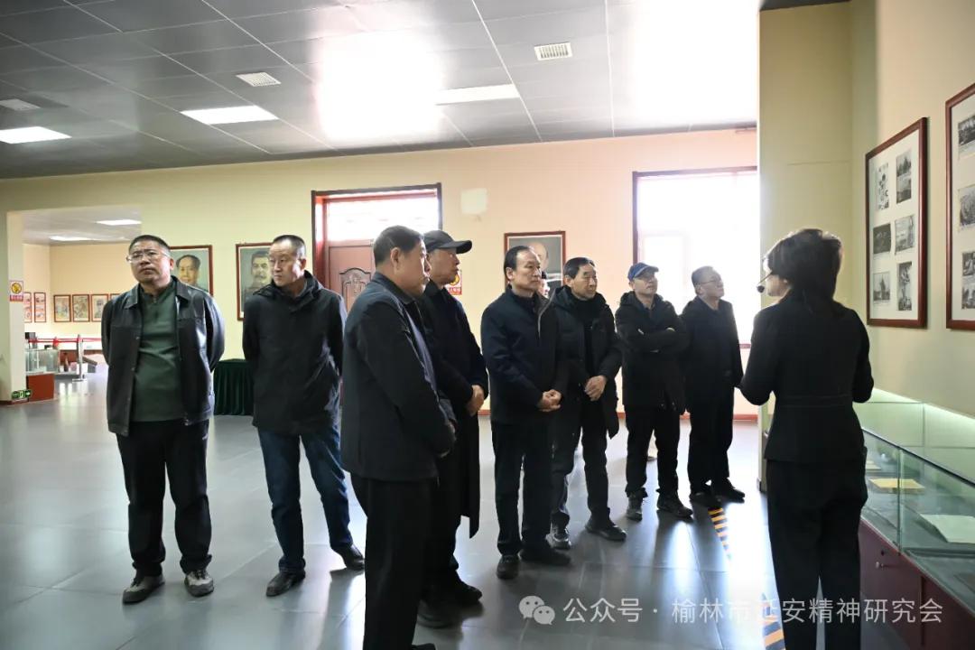 在神木市锦界红色记忆博物馆调研