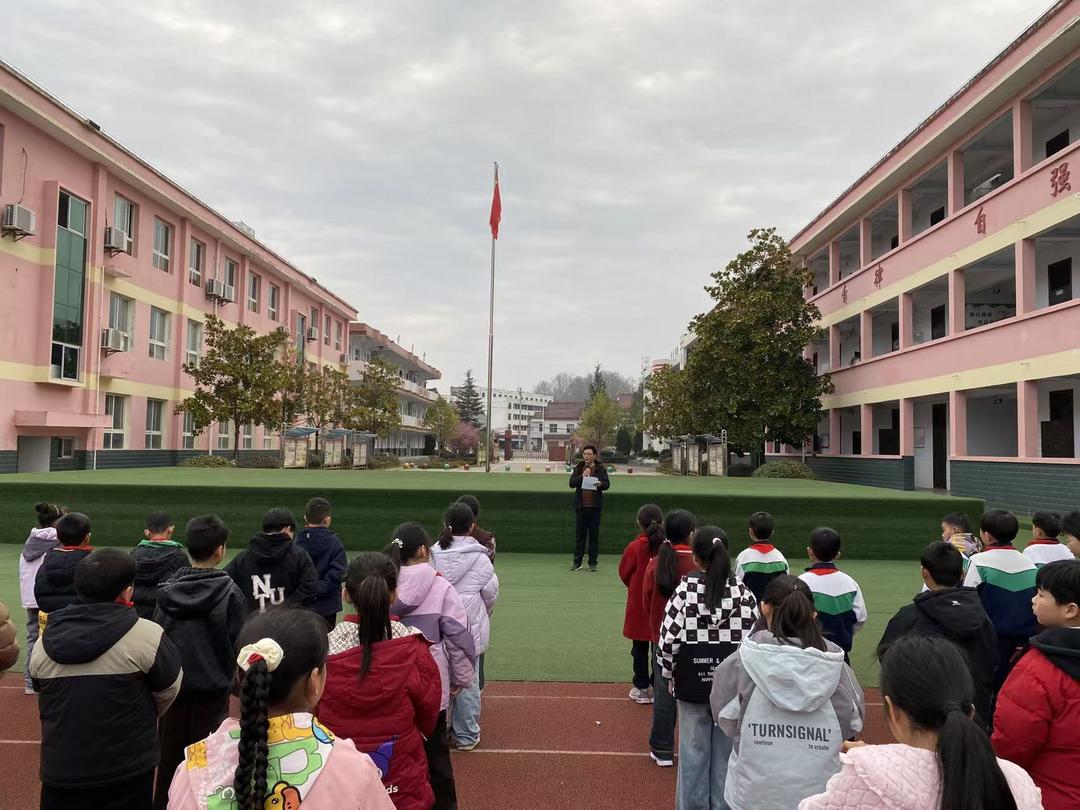 汉中市西乡县柳树镇中心学校开展“文明城市创建”系列志愿服务活动