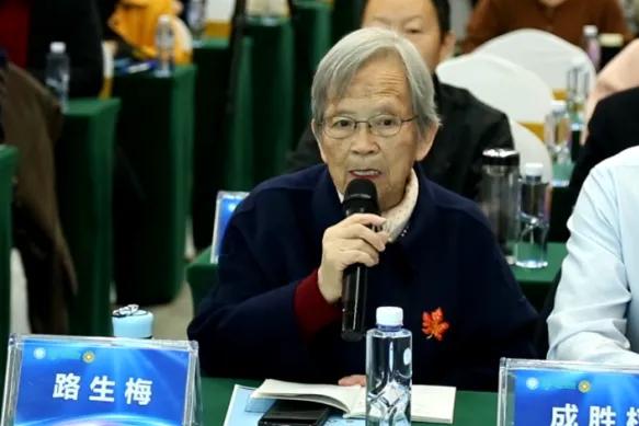 全国道德模范路生梅教授讲话
