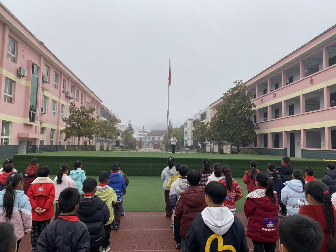 汉中市西乡县柳树镇中心学校开展“文明城市创建”系列志愿服务活动