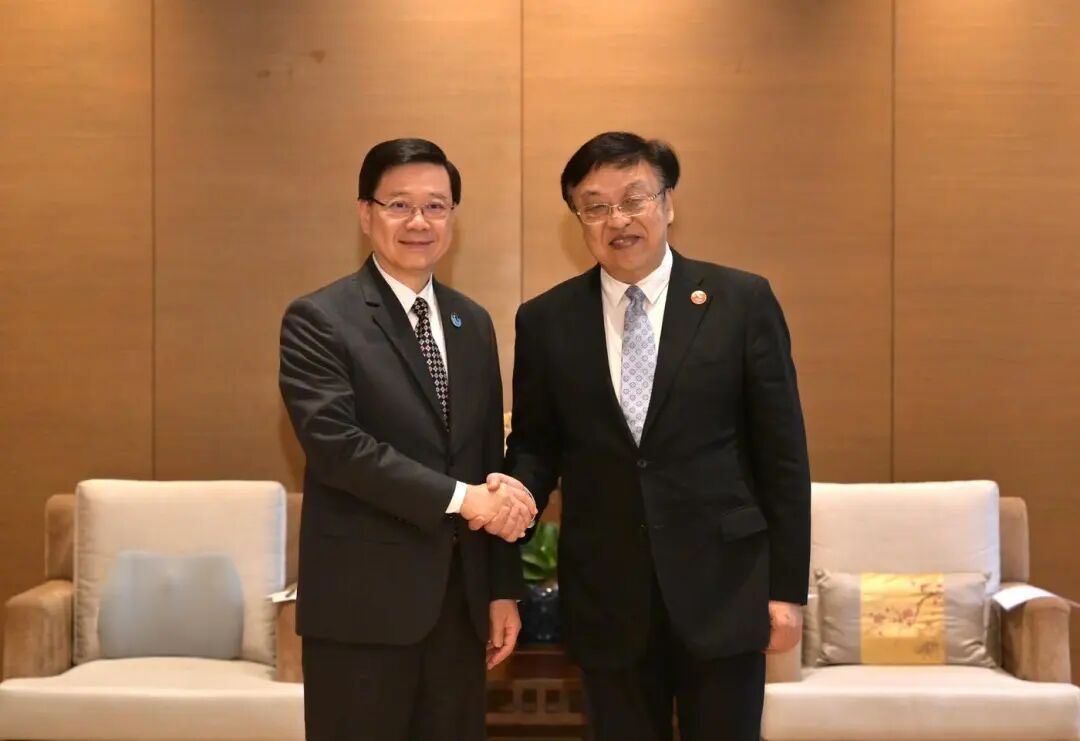 冯飞刘小明会见香港特别行政区行政长官李家超