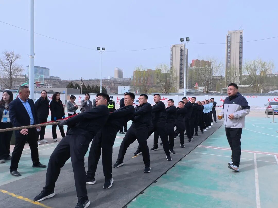 榆林市横山区行政审批服务局在全区拔河比赛中荣获道德风尚奖