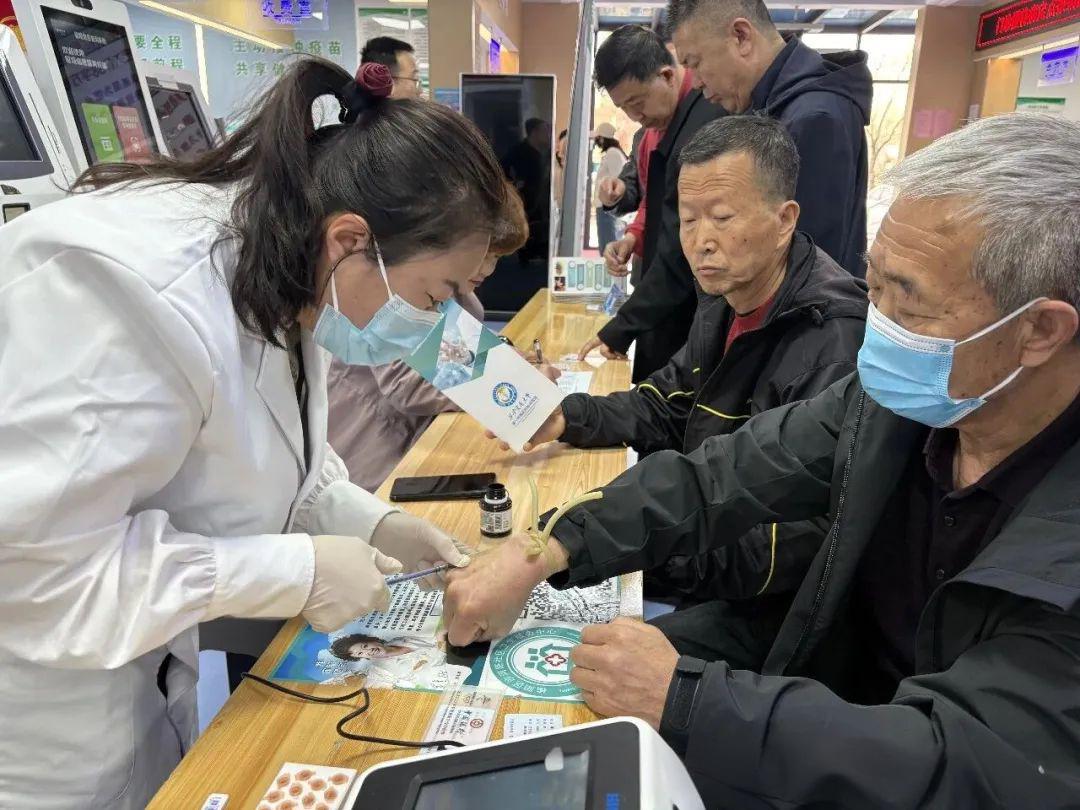 西安交通大学第一附属医院榆林医院开展前列腺癌公益筛查 为老年男性健康“护航”