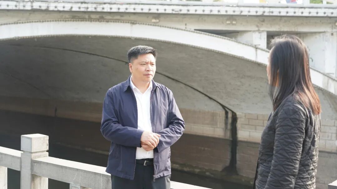 王益彬开展河长巡河并调研重点项目推进情况_贵州_新闻_华人头条