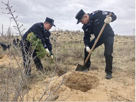 靖边县公安局开展义务植树活动