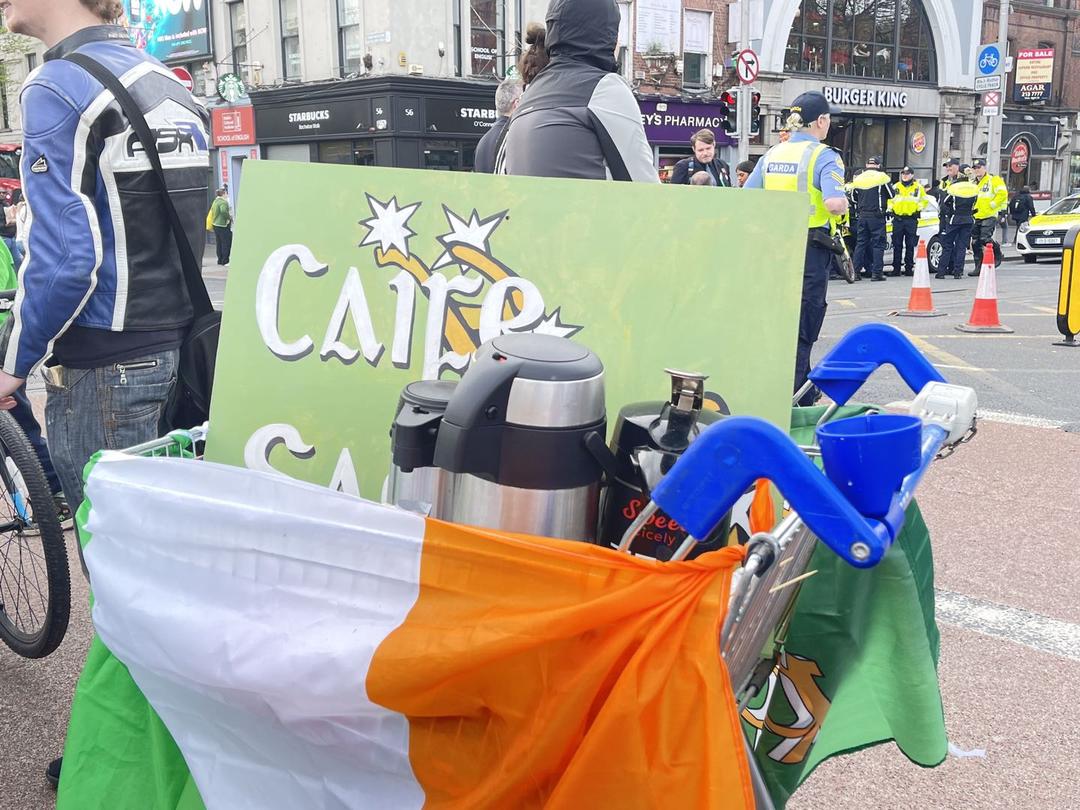 图片包含 人, 户外, 建筑, 自行车

AI 生成的内容可能不正确。