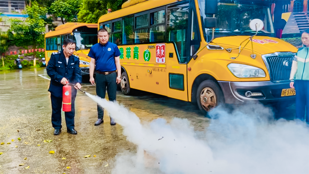 Learn fire safety knowledge and build a safe defense line together