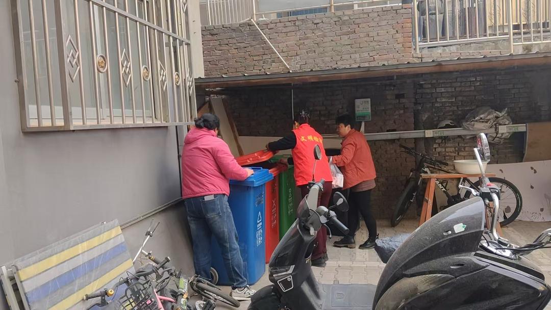 小区内卫生死角清理整治