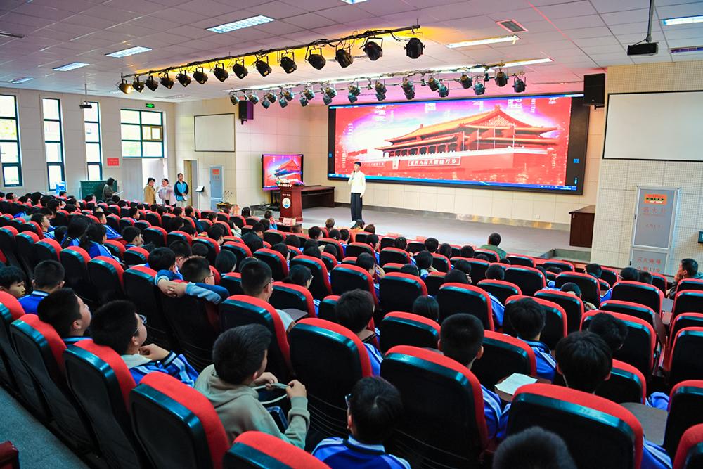 Singing the Song of Yingshan in the Sound, Drawing a Blueprint for the Party with Childlike Hearts in the Era