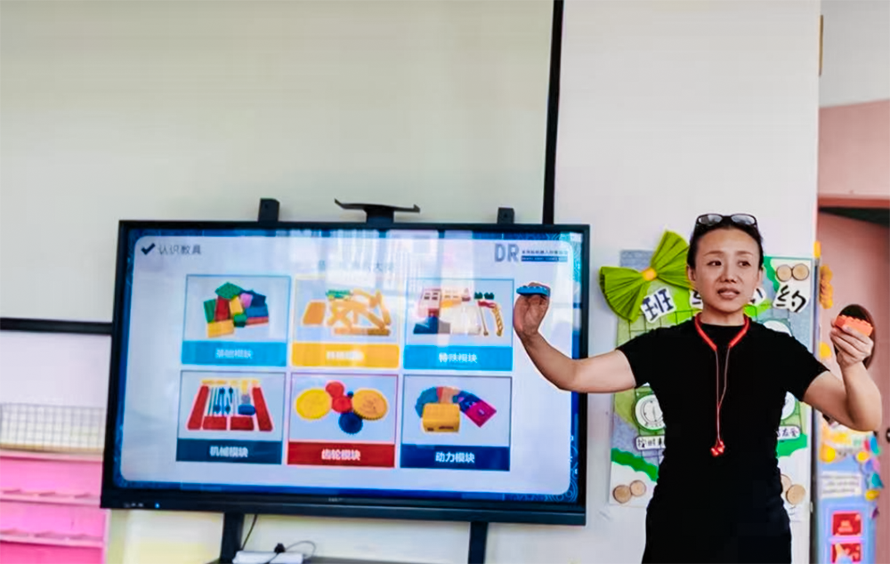 Clever construction empowers young children's innovative thinking