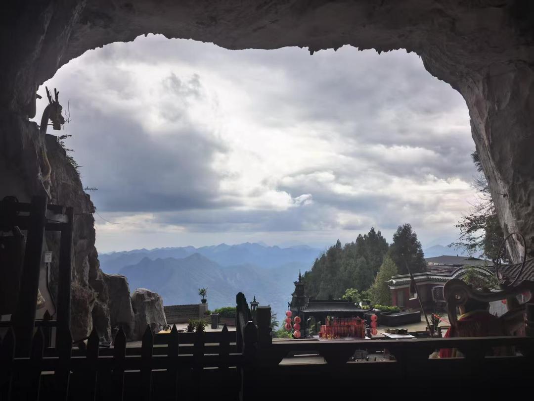 商成勇：《粘着哪吒祥光返程》——附，岭域河山读后初评-华闻时空