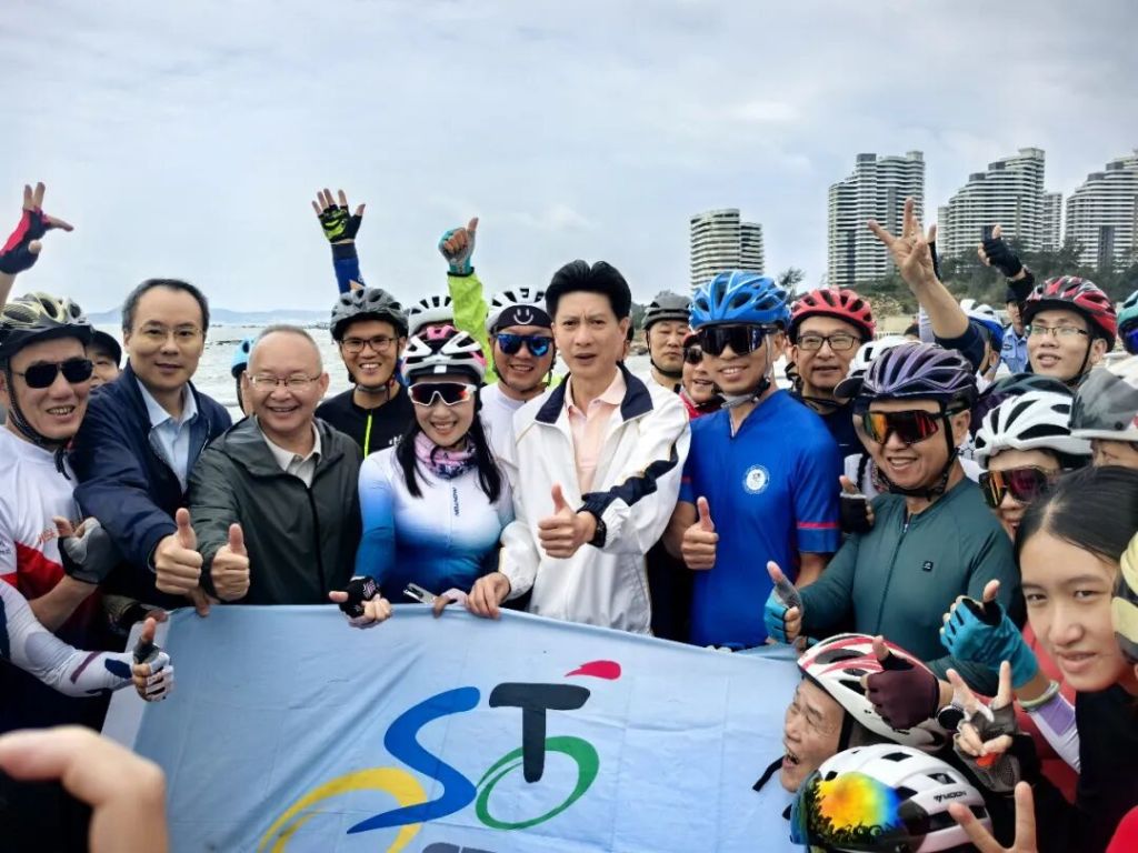 图片[2]-汕头市委书记体验骑行、观看本土电影《给阿嬷的情书》-华闻时空