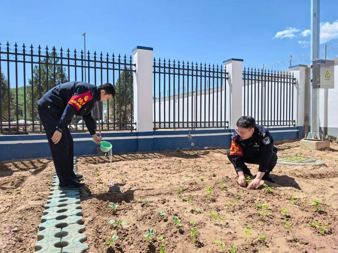 西安铁路公安局延安公安处富县北站派出所：五四砺青春 安保显担当