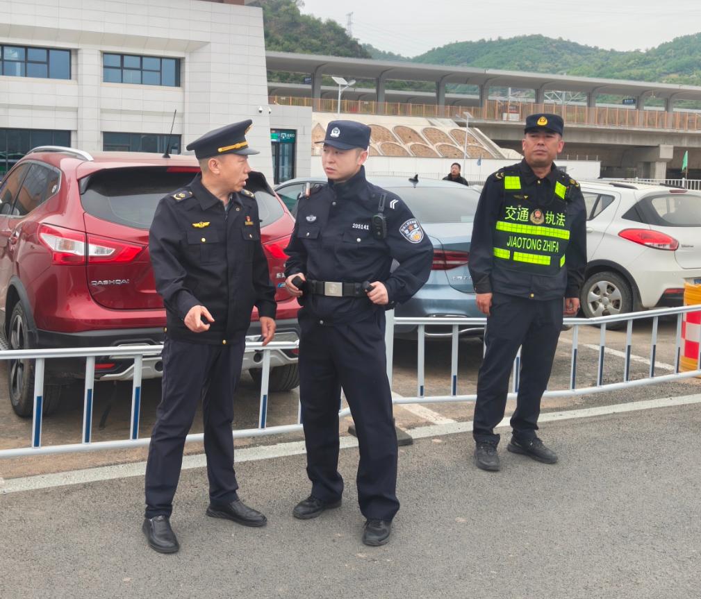 西安铁路公安局延安公安处富县北站派出所：五四砺青春 安保显担当