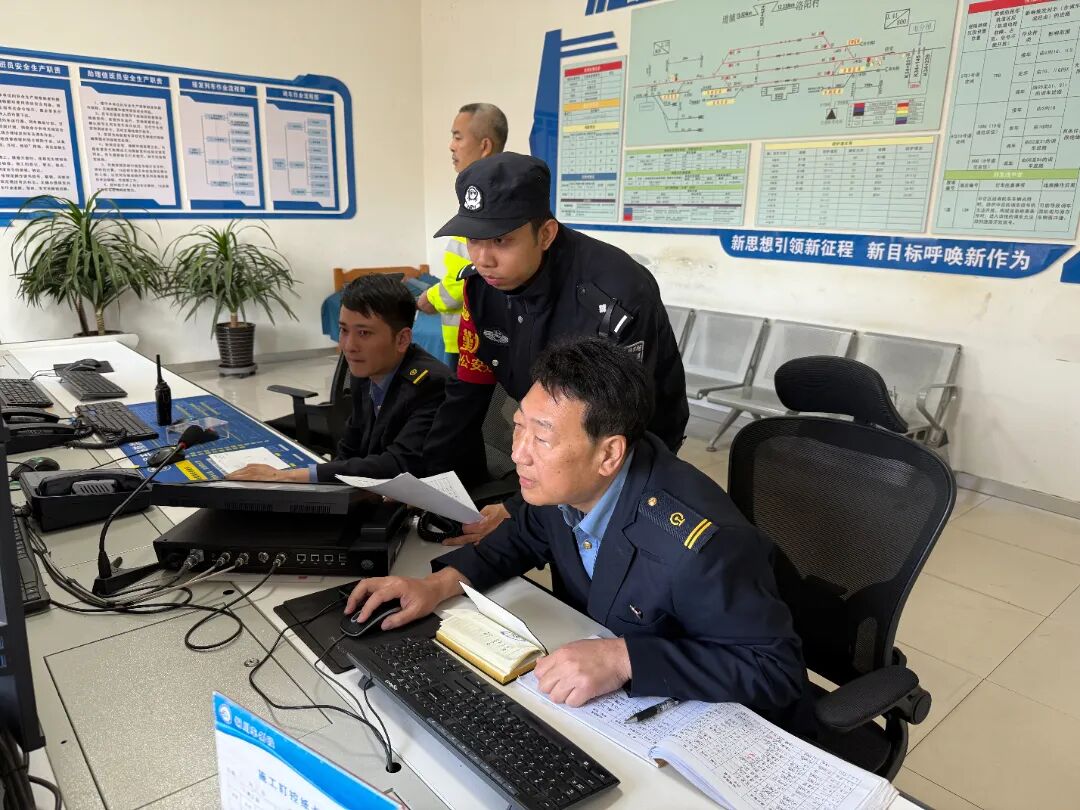 西安铁路公安局延安公安处富县北站派出所：五四砺青春 安保显担当