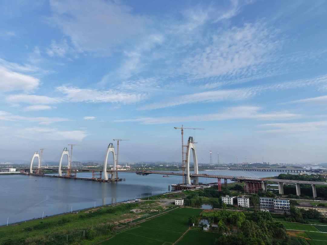 广东清花高速北江特大桥合龙-华闻时空