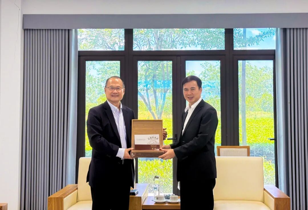 大湾区企业家联盟主席蔡冠深访问越南国家大学 共商科创合作-华闻时空