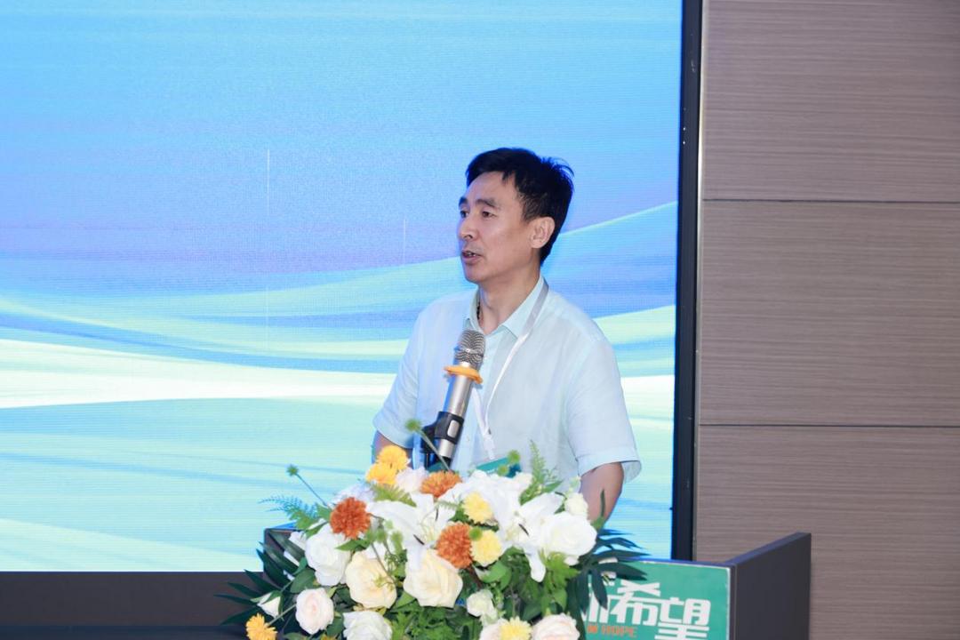 西安新希望综合高中校长方明伟致开幕词