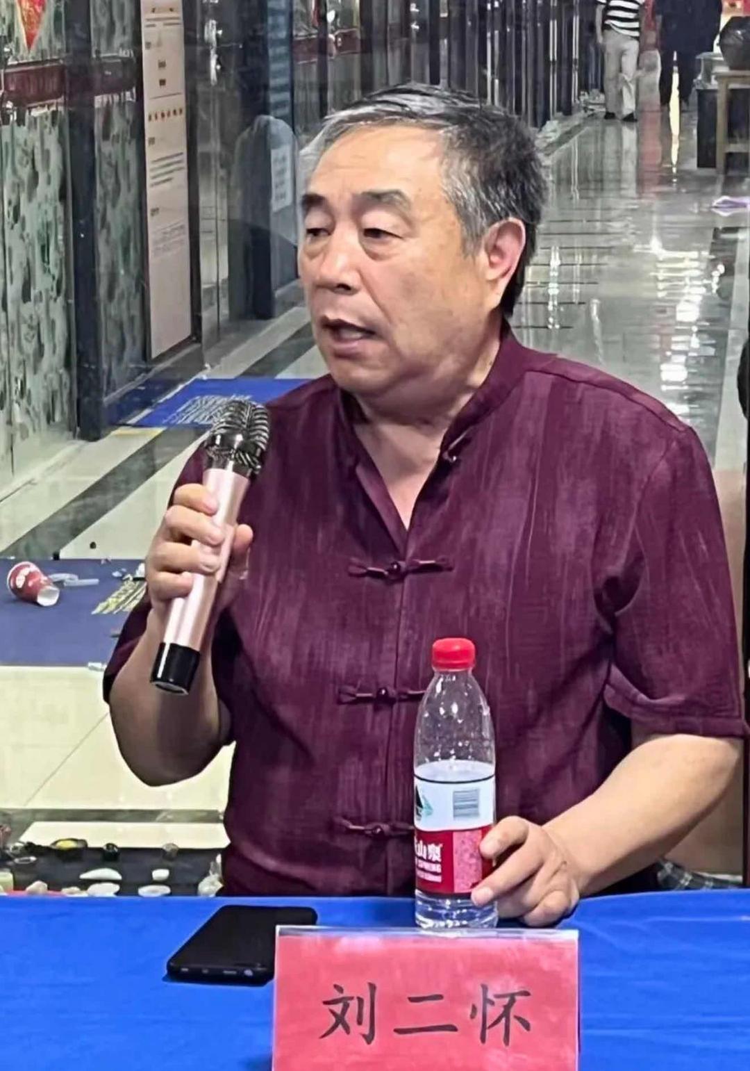 著名玉器鉴定专家白海波和陶瓷鉴定专家范海洋来洛_全球_新闻_华人头条