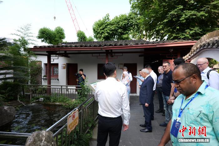 中外嘉宾探访浙江杭州社区 共赏老有所乐幸福图景_全球_新闻_华人头条