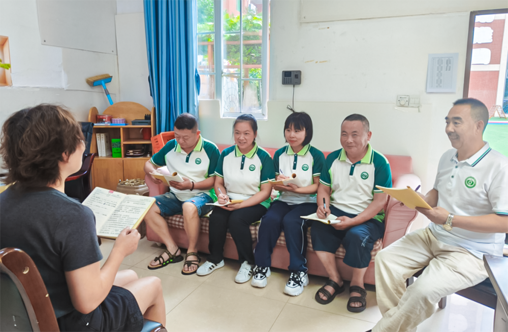 School bus drill to build defense line and guard Mengwa Ping'an Road